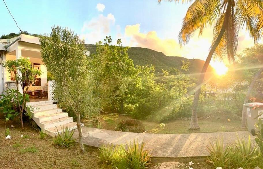 Apartamento <CASA COLIBRI> La Désirade Les Galets Exterior foto